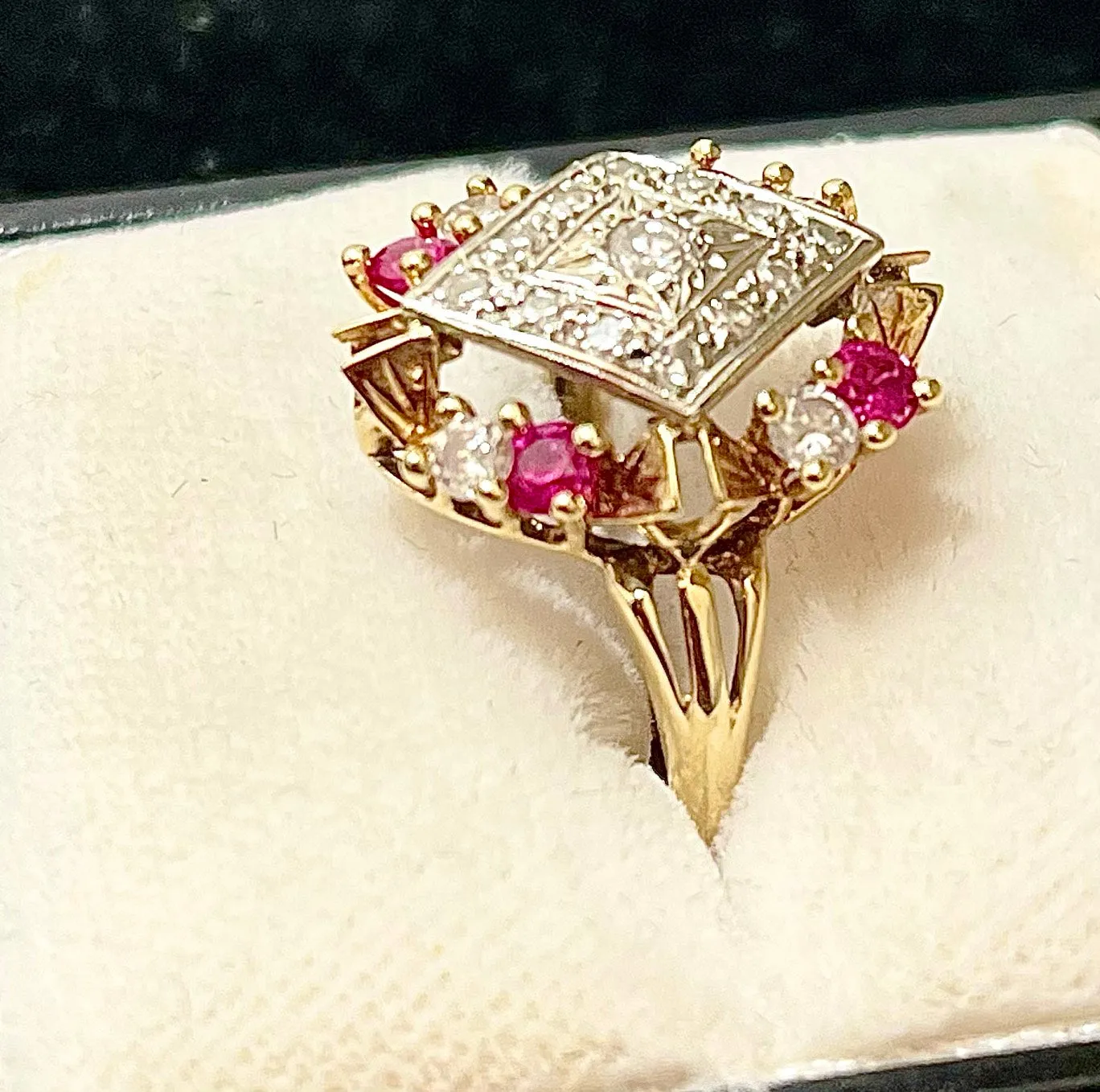 1920s Design Unique SYG/SWG Diamond & Ruby Ring - $8K Appraisal Value w/CoA!