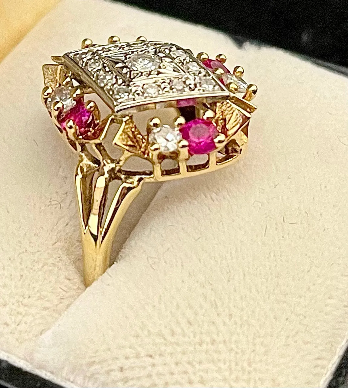 1920s Design Unique SYG/SWG Diamond & Ruby Ring - $8K Appraisal Value w/CoA!
