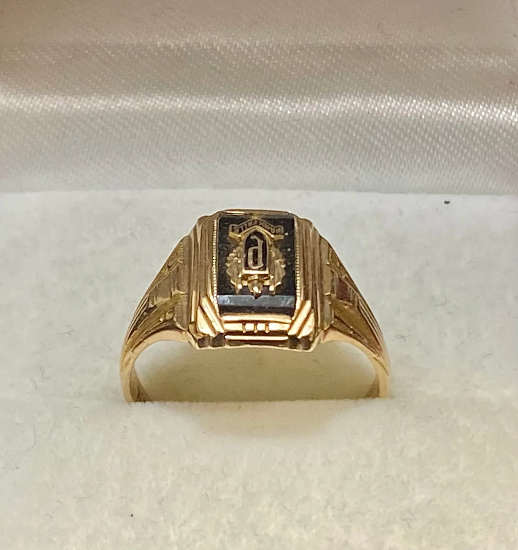 1939 Park Falls School Class Ring in Solid Yellow Gold with Enamel - $7K Appraisal Value w/CoA}