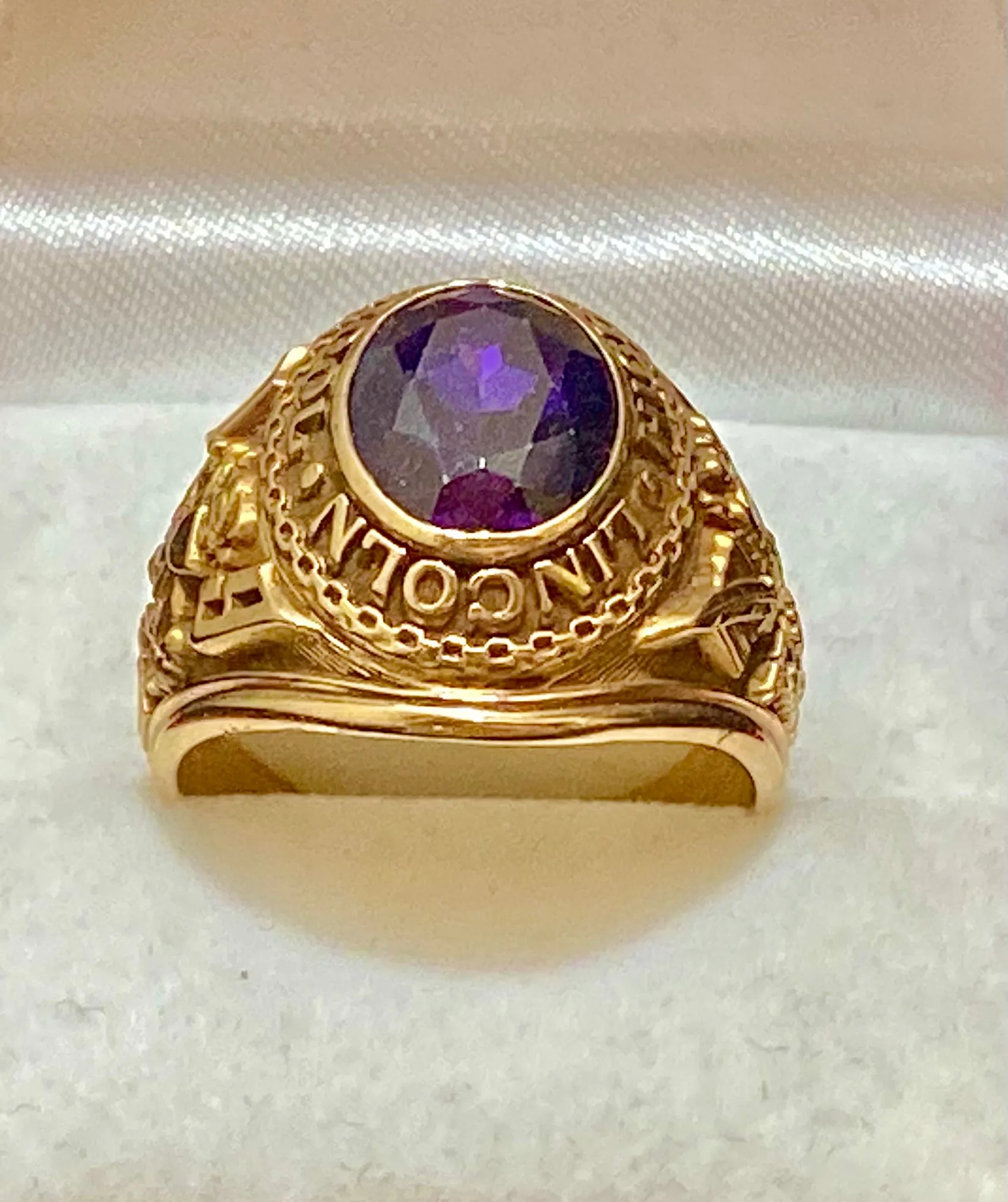 1970 Lincoln High School Class Ring in Solid Yellow Gold with Amethyst - $7K Appraisal Value w/CoA}