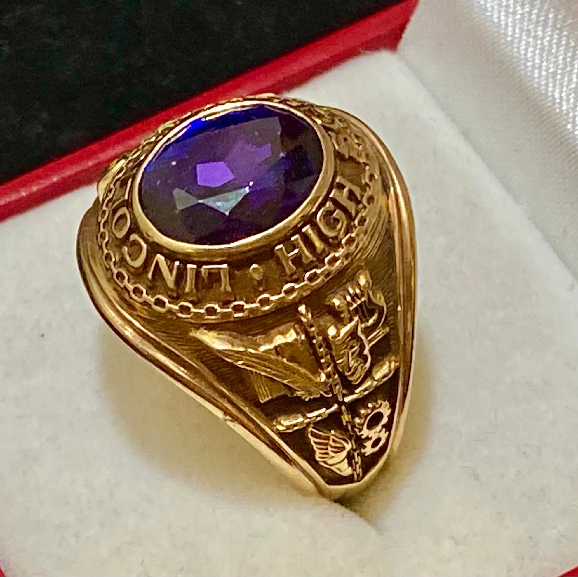 1970 Lincoln High School Class Ring in Solid Yellow Gold with Amethyst - $7K Appraisal Value w/CoA}