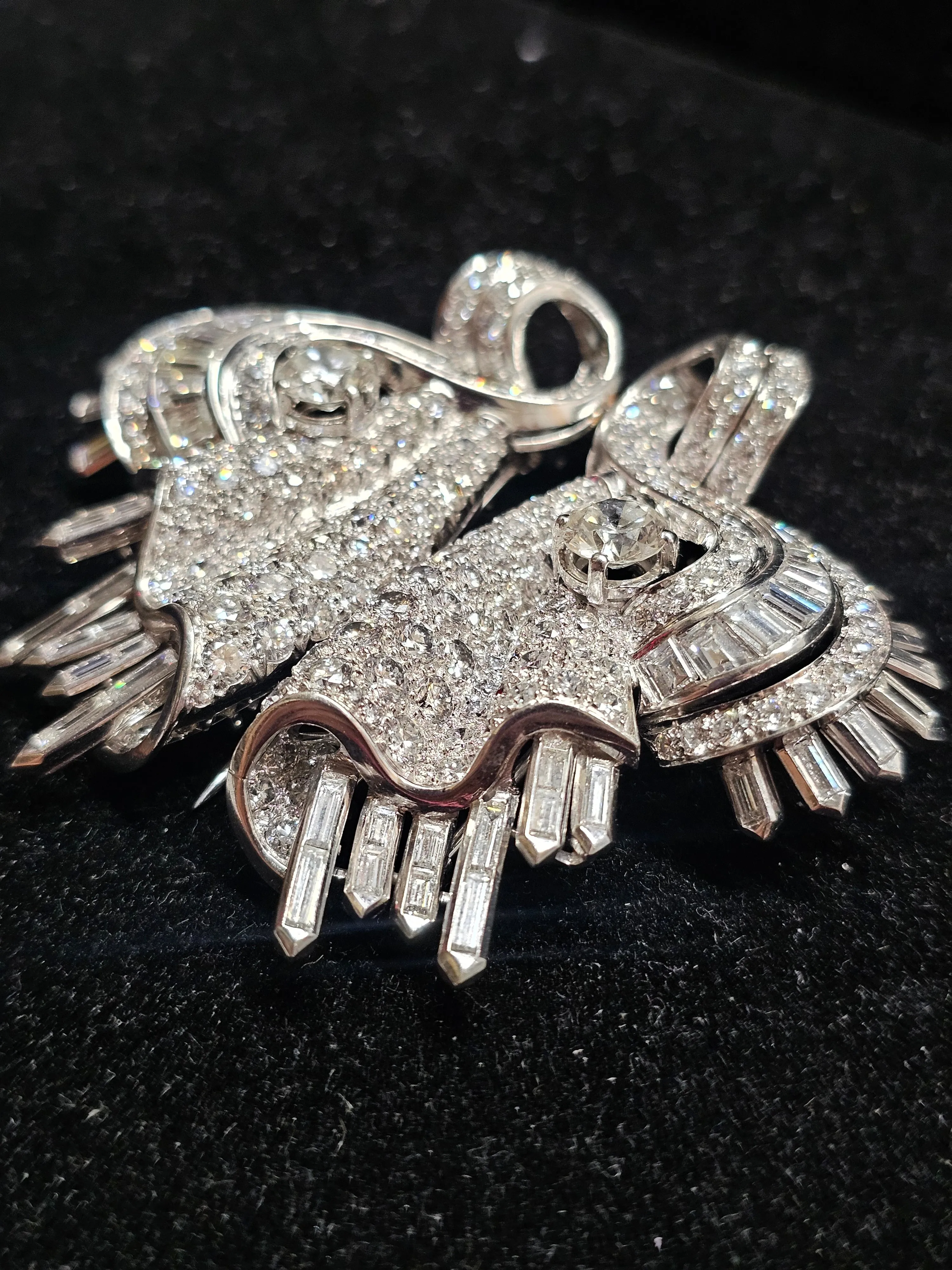30 CT Diamonds 2 Brooch Pendant Ladies Unique Vintage 1930s - $300K APR w/ CoA!!