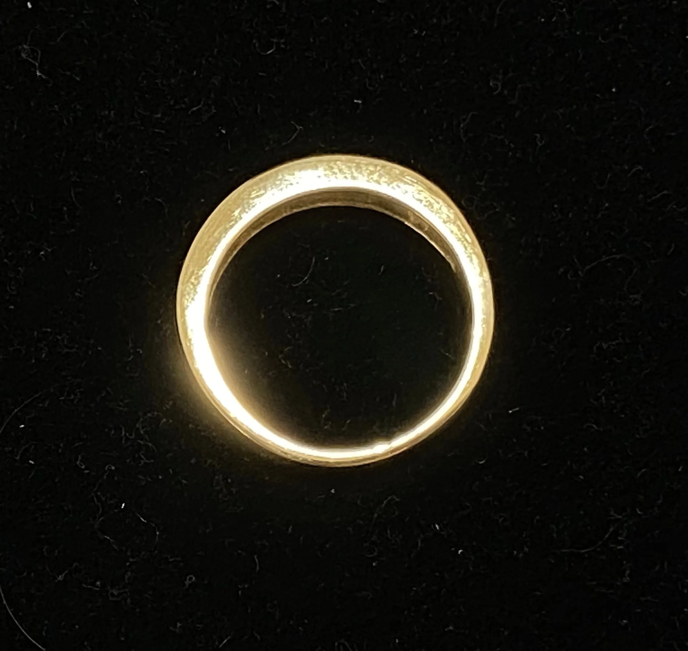 Amazing Solid Yellow Gold 5-Diamond Channel-Set Ring - $5K Appraisal Value w/CoA}