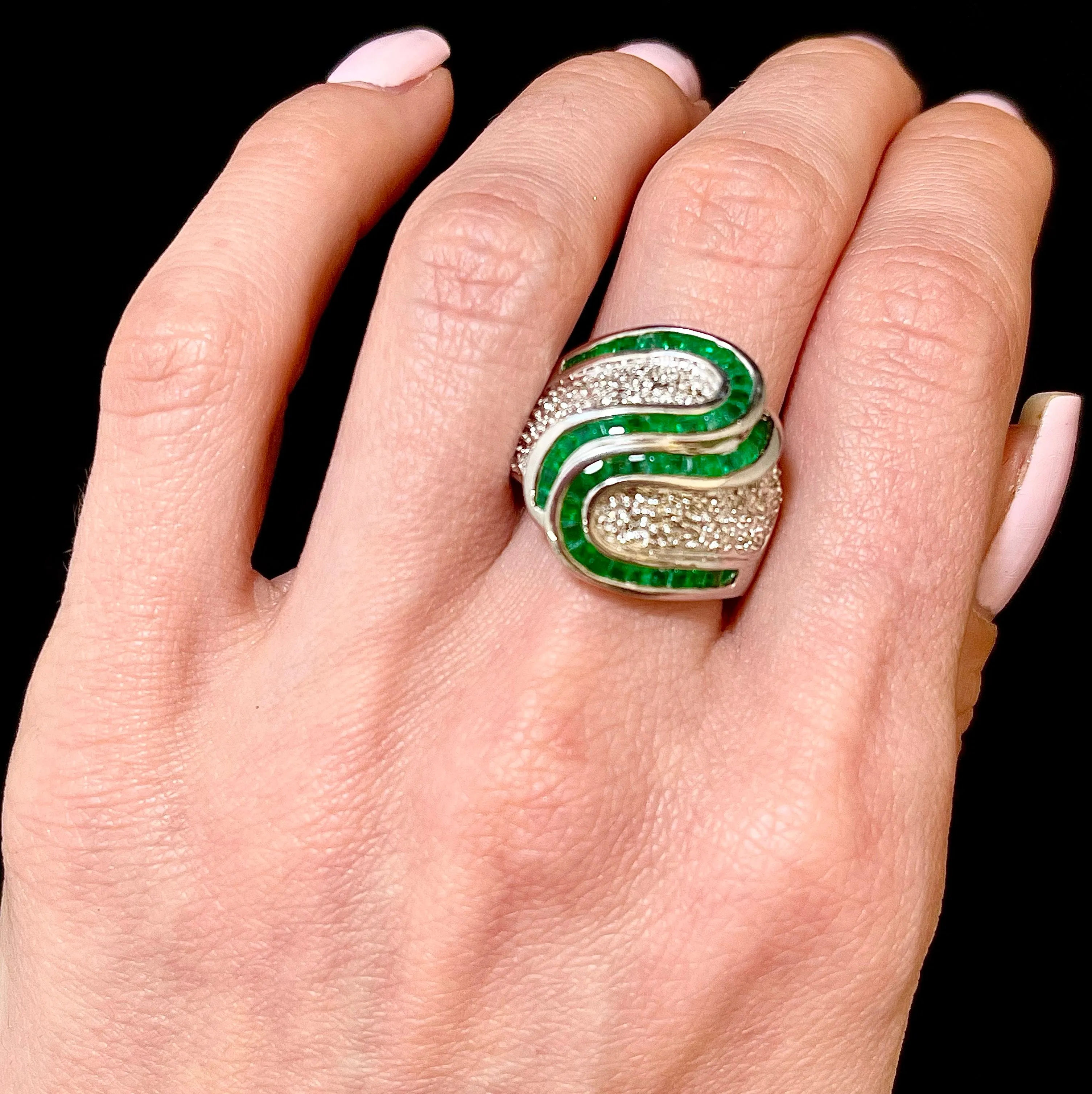 Amazing Unique Solid White Gold Emerald & Diamond Ring - $8K Appraisal Value w/CoA}