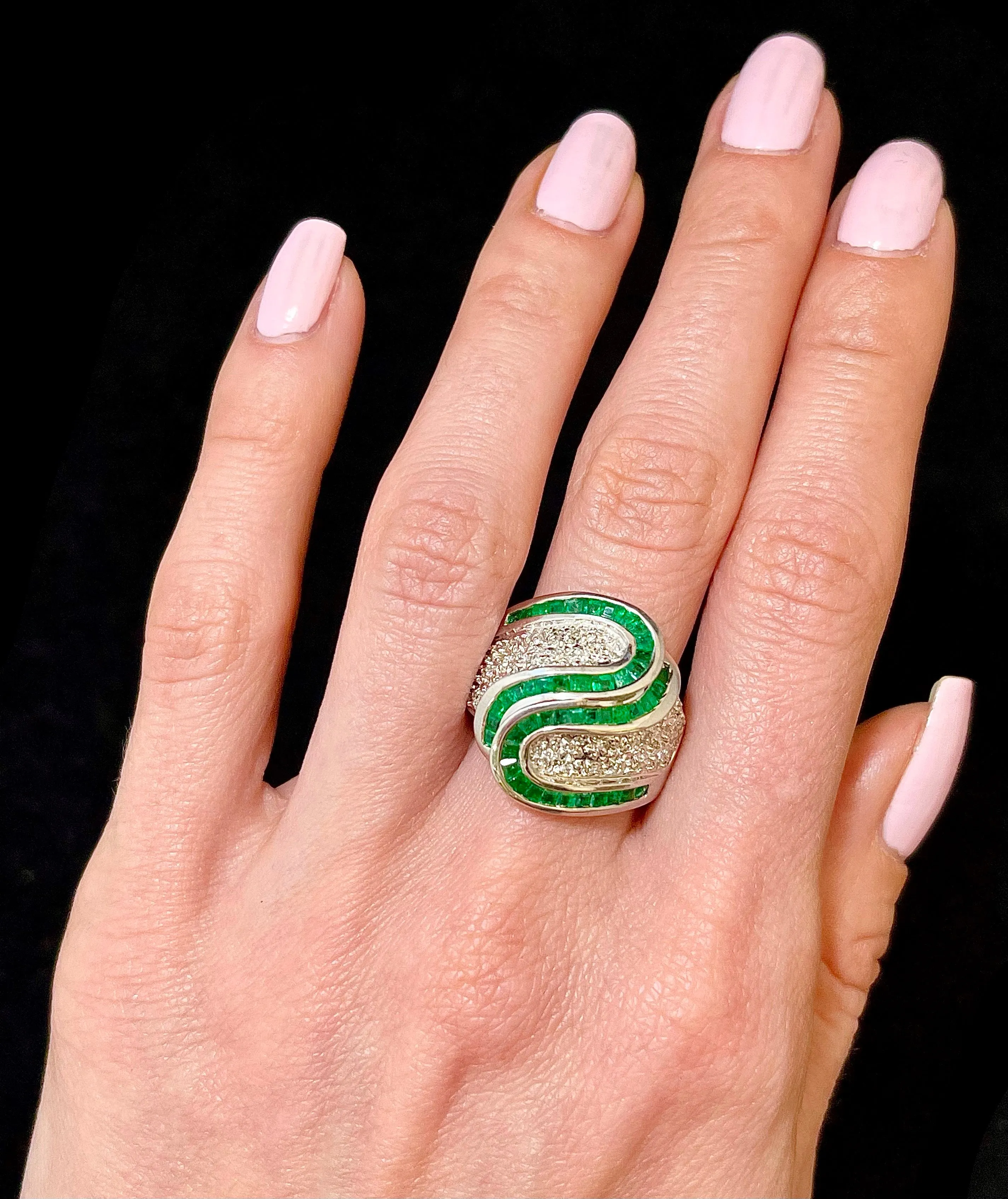 Amazing Unique Solid White Gold Emerald & Diamond Ring - $8K Appraisal Value w/CoA}