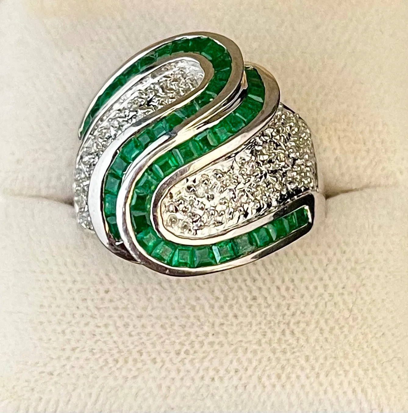 Amazing Unique Solid White Gold Emerald & Diamond Ring - $8K Appraisal Value w/CoA}