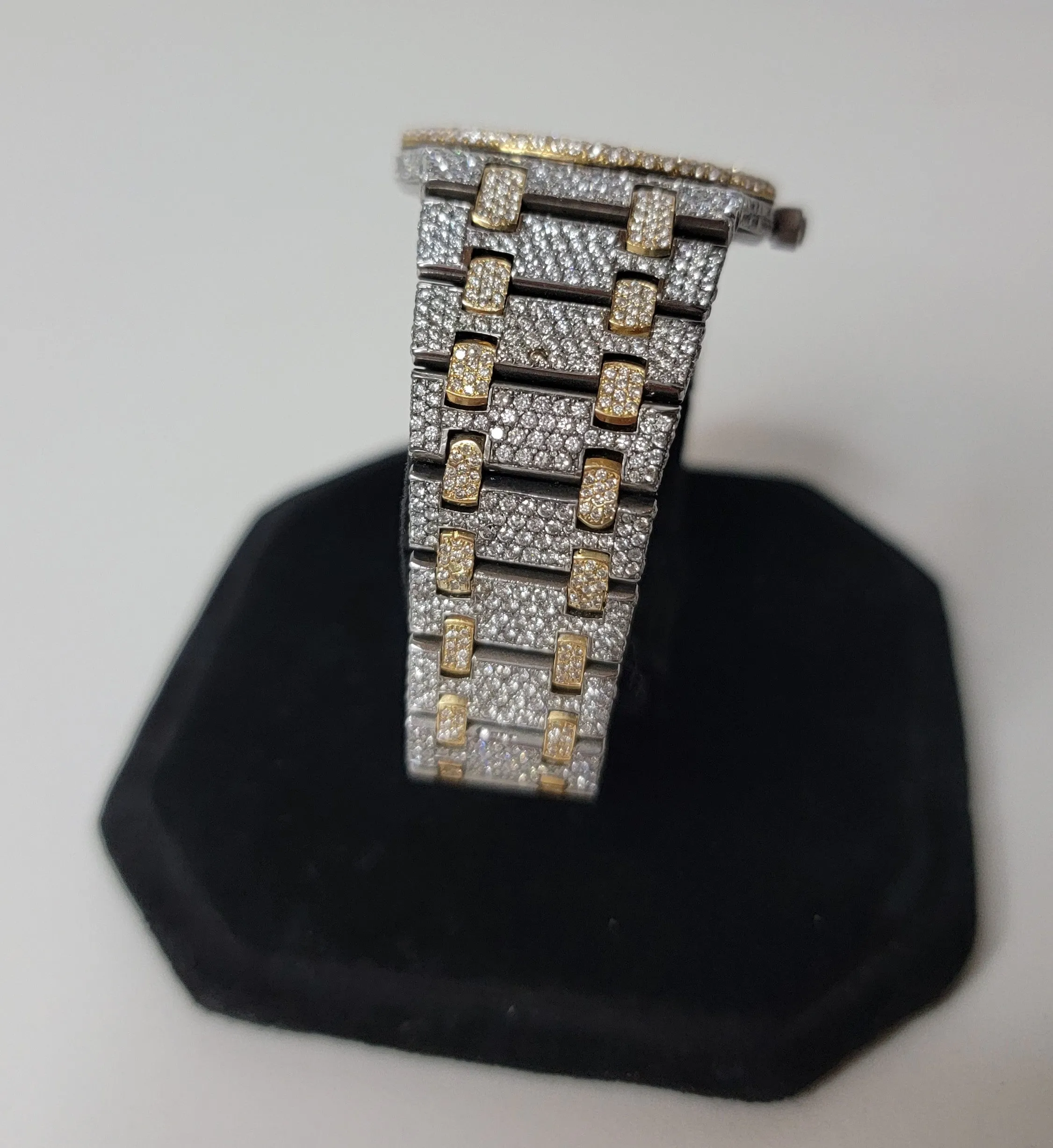 AUDEMARS PIGUET Royal OAK Unique 18K & SS w/2000 Dmnds Watch - $350K APR W/ COA!