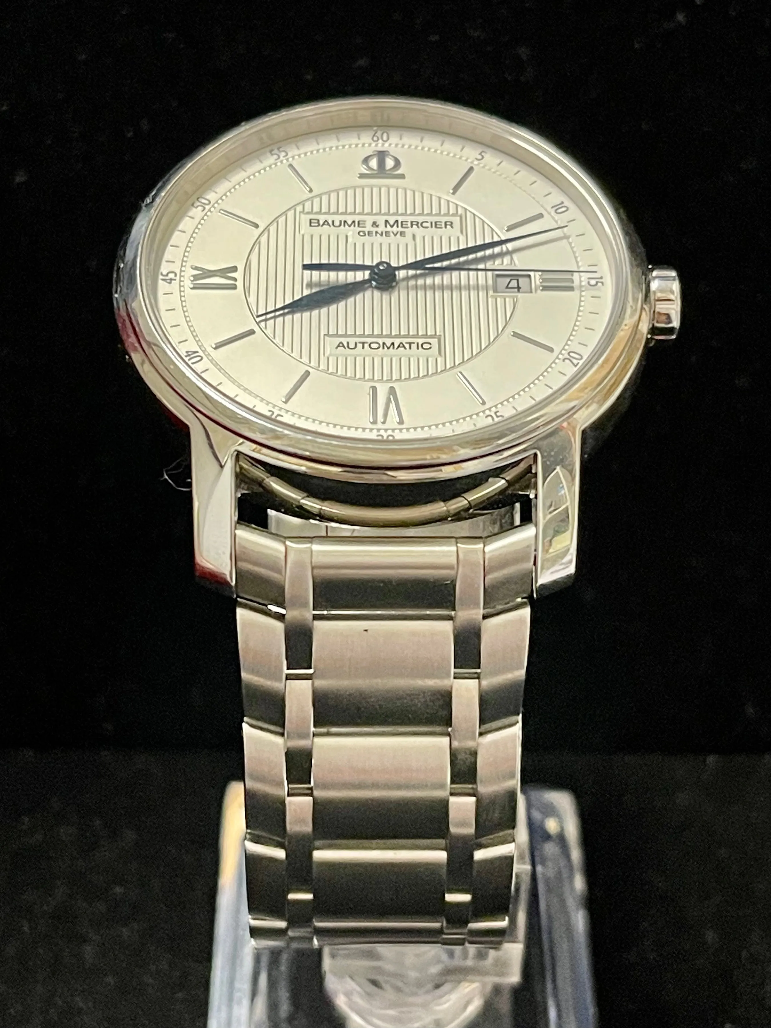 Baume & Mercier Classima Automatic Date Feature SS Men's Watch - $8K APR w/ COA!