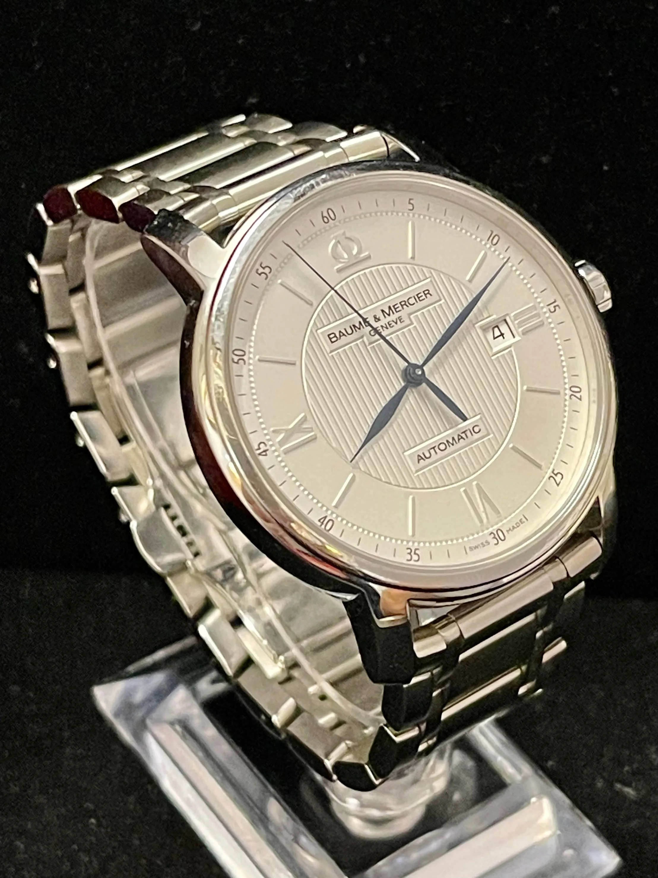 Baume & Mercier Classima Automatic Date Feature SS Men's Watch - $8K APR w/ COA!