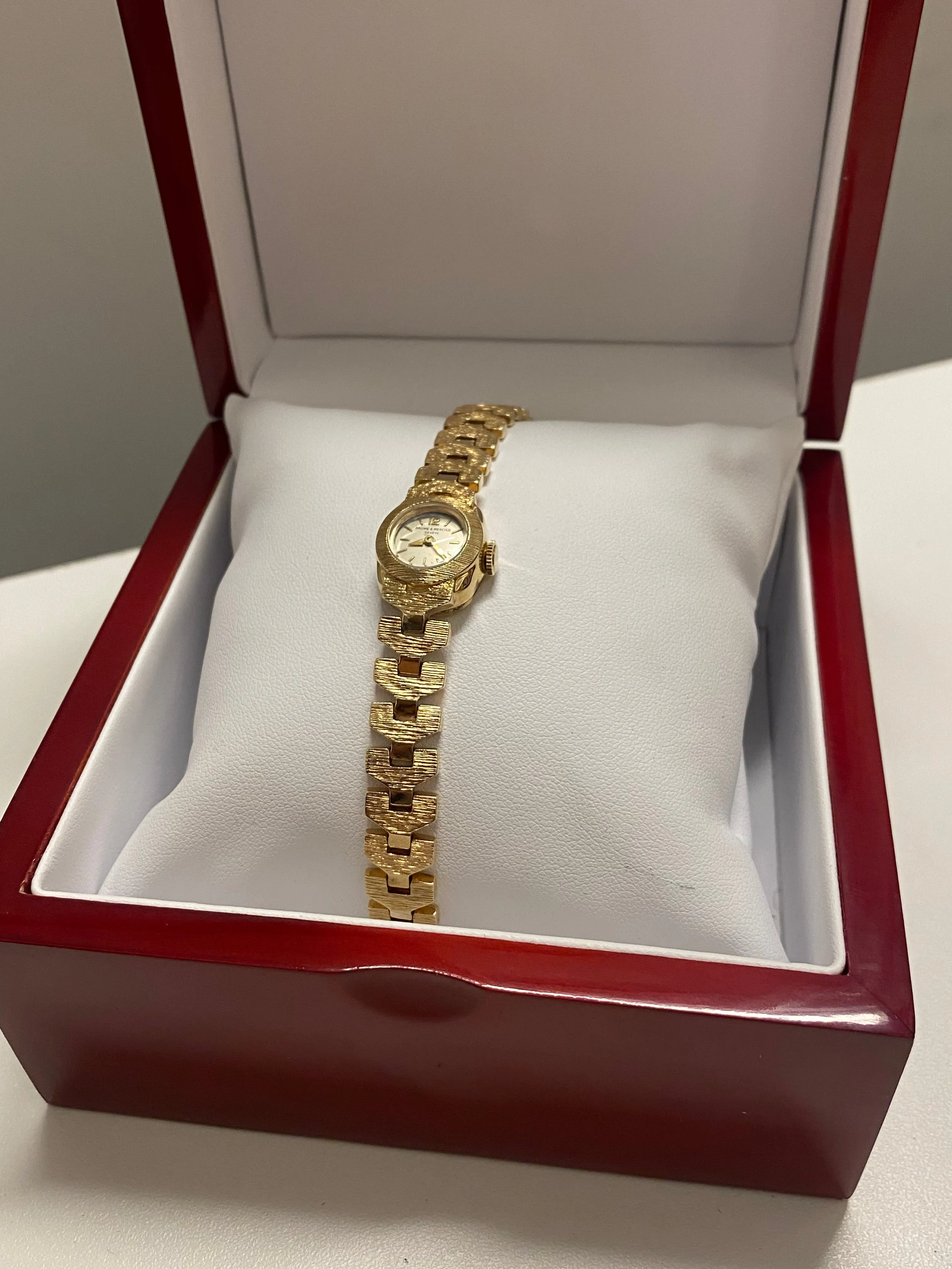 Baume & Mercier Ladies Solid Gold Mint Vintage Watch c. 1940s - $16K APR w/ COA!
