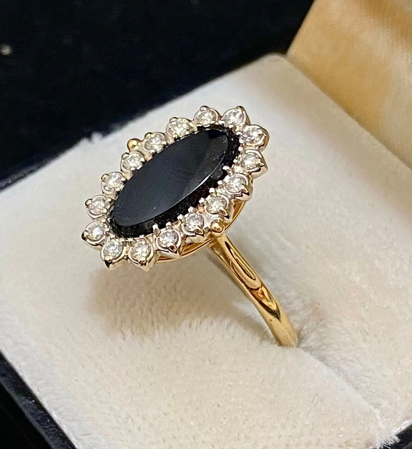 Beautiful Unique Solid Yellow Gold Onyx & Diamond Ring - $6K Appraisal Value w/CoA}