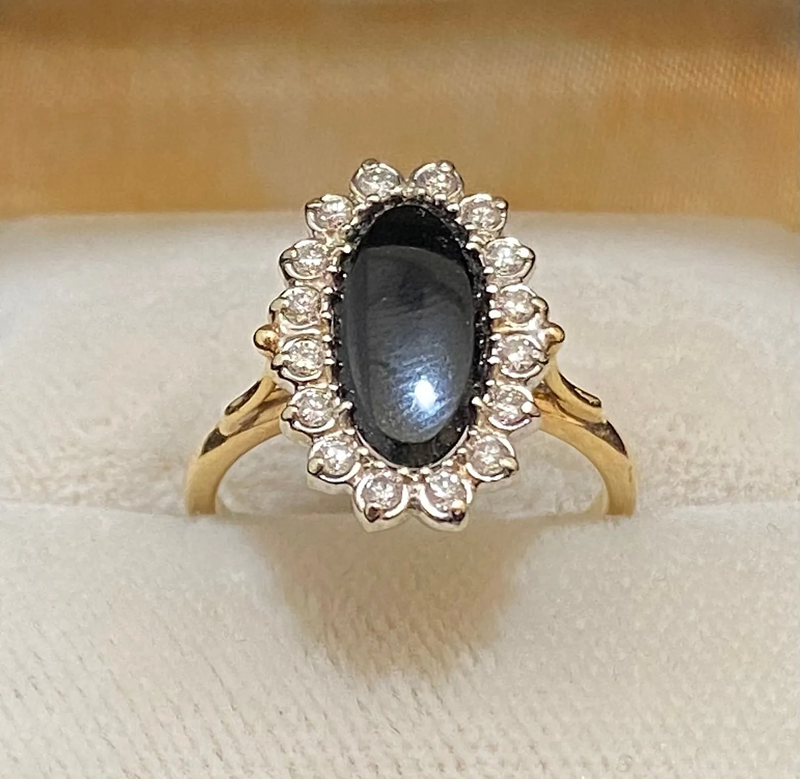 Beautiful Unique Solid Yellow Gold Onyx & Diamond Ring - $6K Appraisal Value w/CoA}