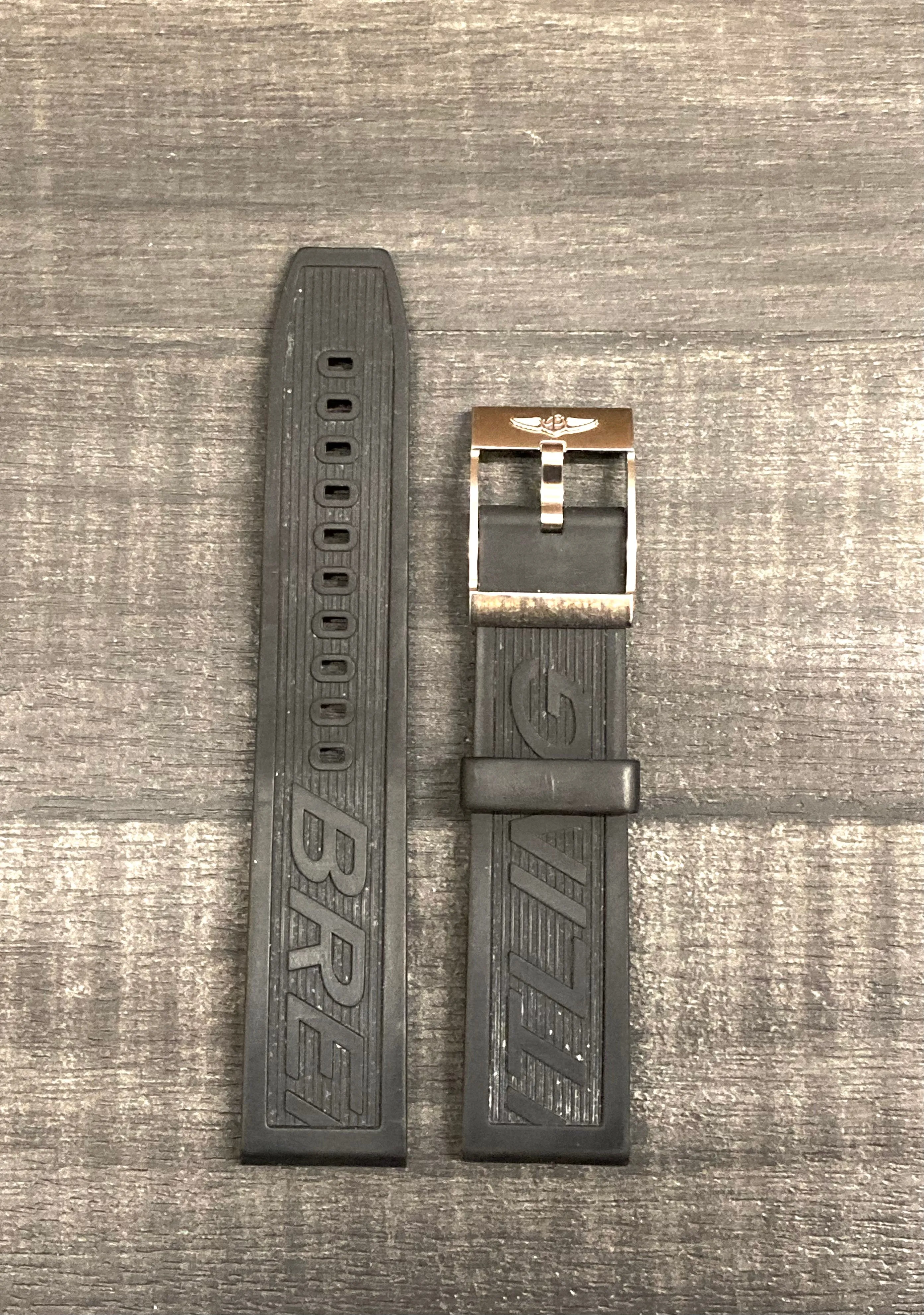 BREITLING Black Rubber Watch Strap  - $400 APR VALUE w/ CoA! ✓