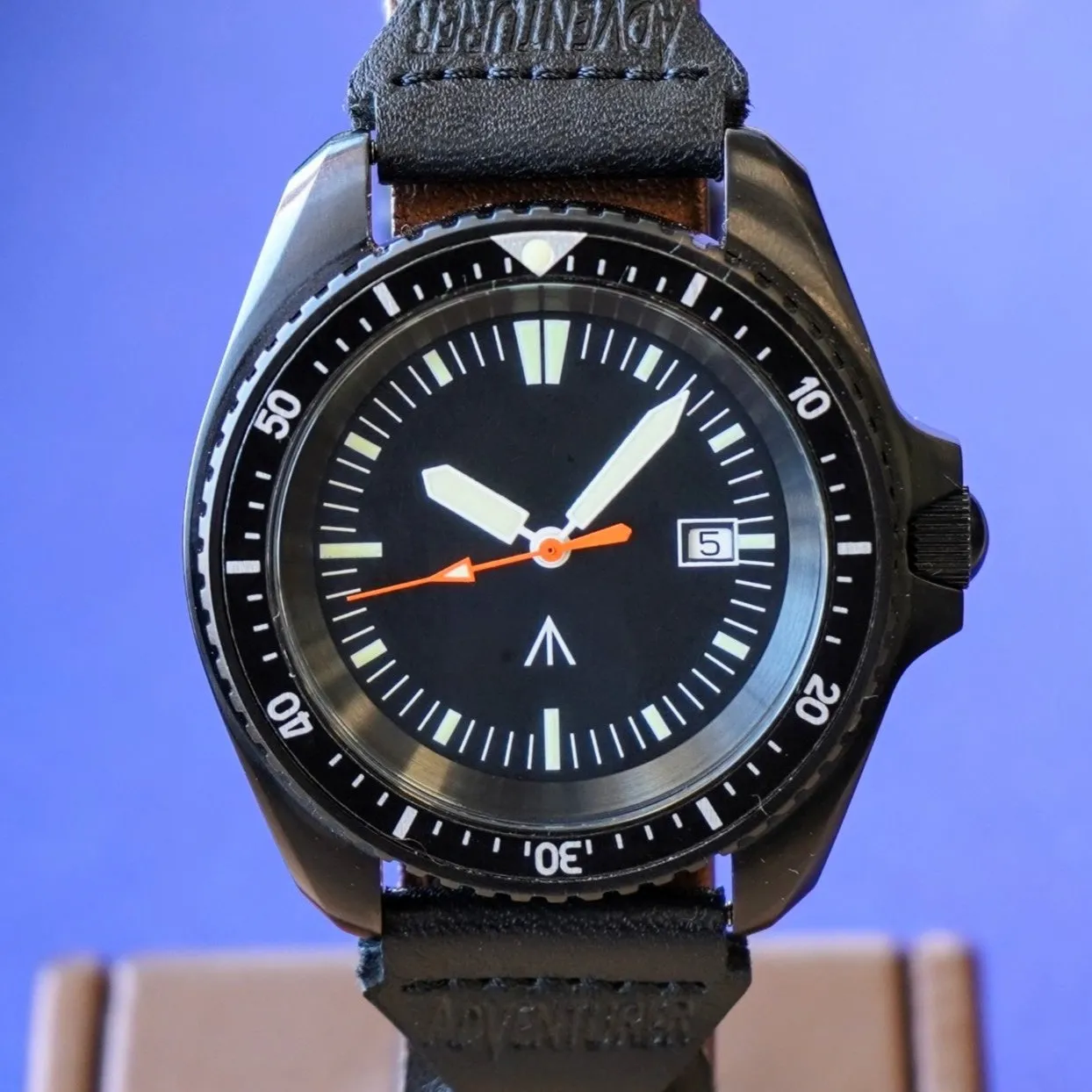 NOS! British Military Style Diver Watch Date Indicator Quartz Wristwatch Black Dial 42mm