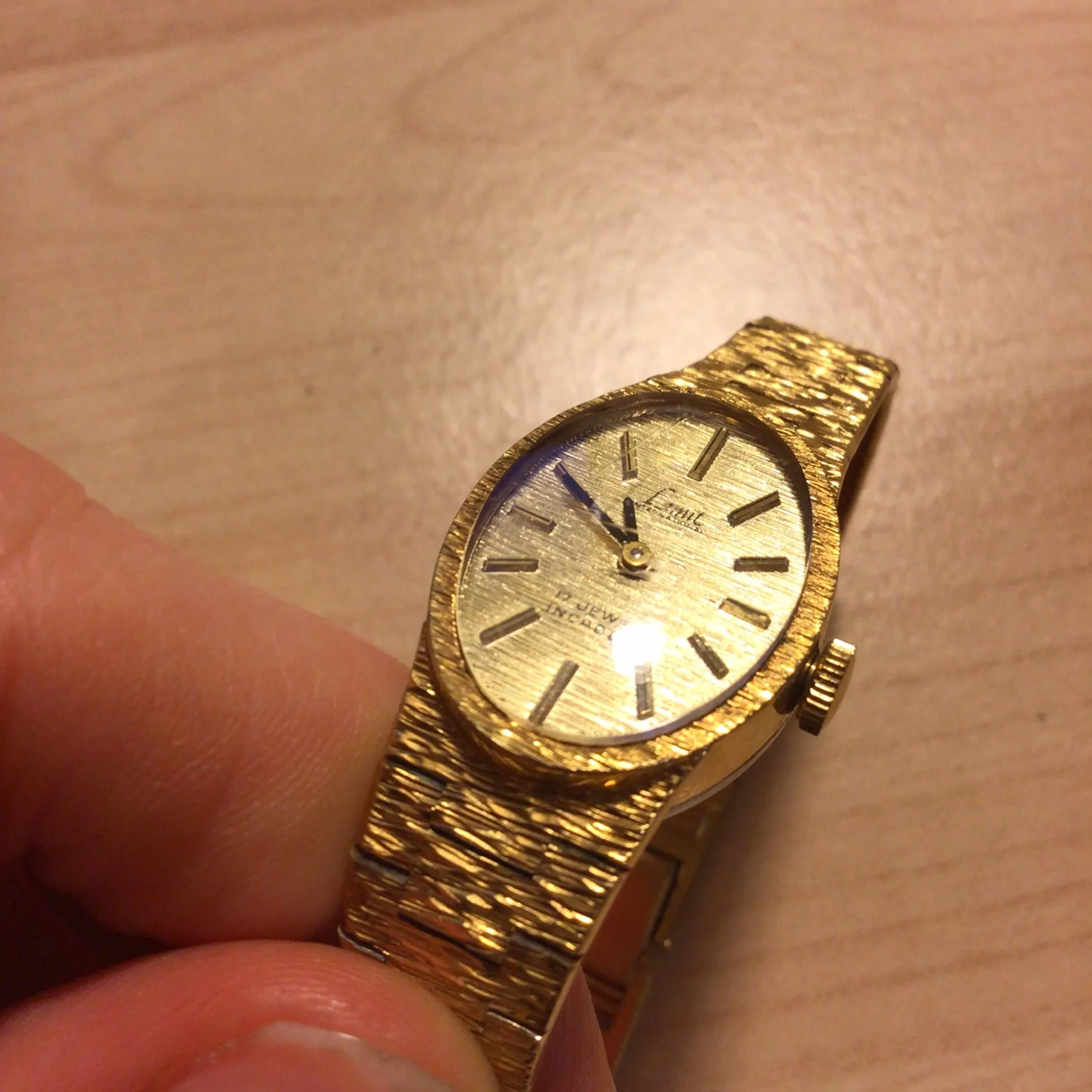 Vintage Limit International 17 Jewels Incabloc Gold Toned Watch (untested)